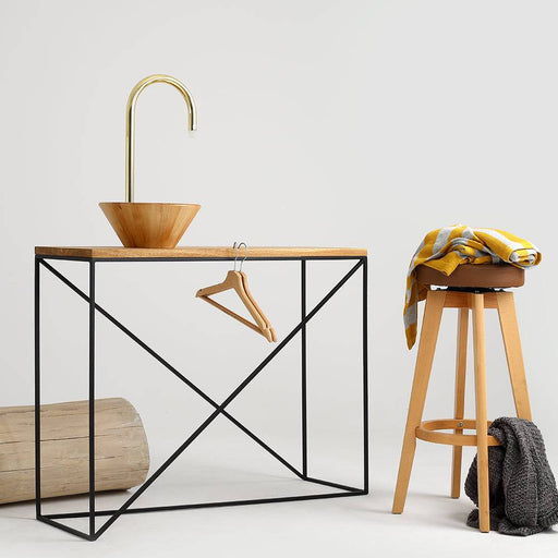 Consolle in legno massello con piano in legno chiaro e struttura in ferro nero, stile minimalista, perfetta per arredare con eleganza.