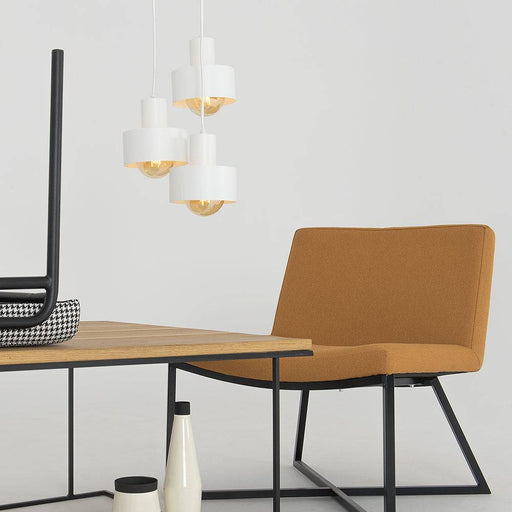 Lampada sospesa bianca FAY 3 KOLO con design sofisticato, ideale per ambienti living e sala da pranzo, in stile minimalista e moderno.