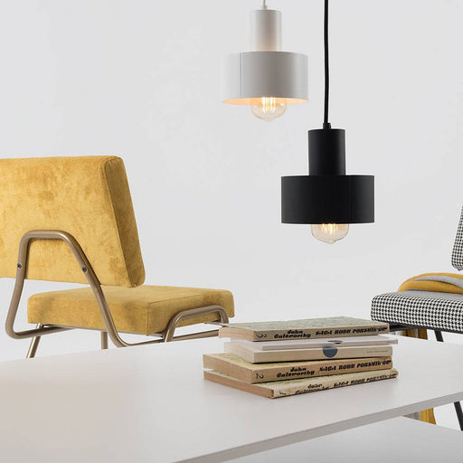 Lampade sospensione in bianco e nero con stile contemporaneo, diffusore cilindrico in acciaio verniciato, ideale per soggiorno o cucina