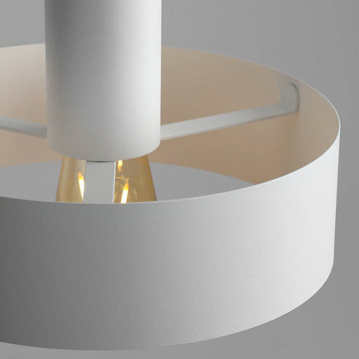 Dettaglio della lampada a sospensione bianca con paralume in acciaio verniciato, focus sulla struttura e finitura, SKU: LP001FAY-1M-01