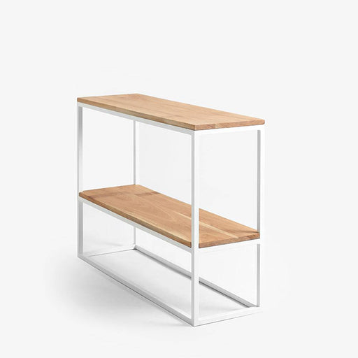 Dettaglio del scaffale in rovere con struttura in metallo bianco, ripiano superiore e inferiore in legno naturale, stile moderno e funzionale - SKU: TD003JUL-75-2F-8021-9003