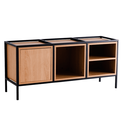 Credenza moderna con struttura in metallo nero e ante in legno naturale, spazio di stoccaggio aperto e chiuso, ideale per interni eleganti - SKU: TD010SKAP3R1-MIX-9005