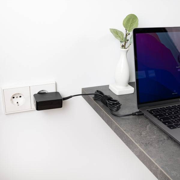 Tooq Caricabatterie per Notebook GaN USB-C/PD 45W - Cavo di 1.80m - Colore Nero