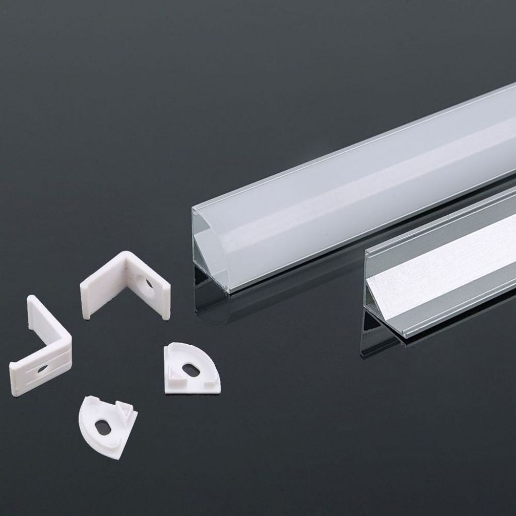 Accessori di montaggio per Strip LED 220V COB 3000K IP65, inclusi clip e terminali per profili angolari in alluminio.