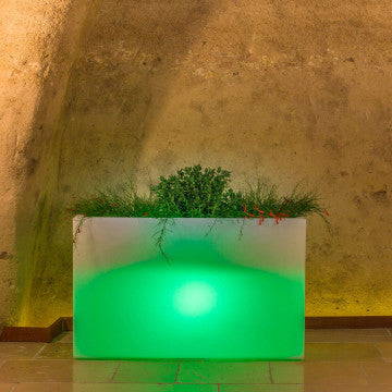 Fioriera in polipropilene 80x35x50 cm con illuminazione LED RGB e batteria solare