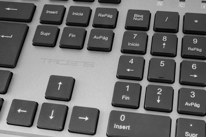 Tacens Zenith Combo Pack Wireless Tastiera Completa + Mouse e Tappetino - Layout Italiano QWERTY IT - Tasti Silenziosi Profilo Basso - Sensore 3200dpi - Connessione Dual Link 2.4GHz - Switch HUANO