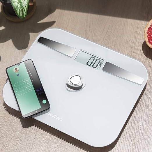 Cecotec Surface Precision 10200 Smart Healthy White Bilancia Pesapersone fino a 180kg - Energia senza Pile - Bluetooth - 4 Sensori - Cristallo Temperato - Piedini Antiscivolo - Spegnimento Automatico - Colore Bianco