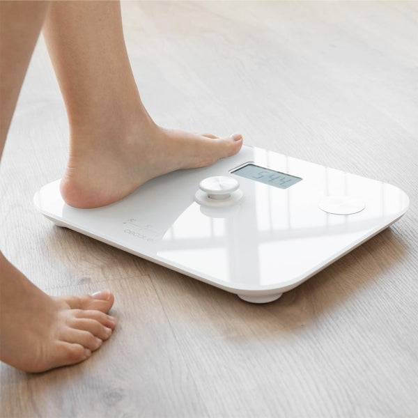 Cecotec Surface Precision EcoPower 10100 Full Healthy White Bilancia Pesapersone fino a 180kg - Energia senza Pile - Misurazione Bioimpedenza - 4 Sensori - Piedini Antiscivolo - Display LCD - Colore Bianco