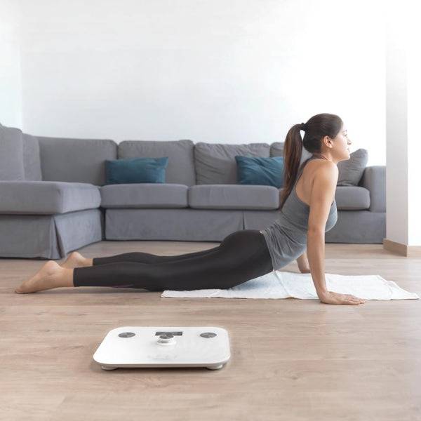Cecotec Surface Precision EcoPower 10100 Full Healthy White Bilancia Pesapersone fino a 180kg - Energia senza Pile - Misurazione Bioimpedenza - 4 Sensori - Piedini Antiscivolo - Display LCD - Colore Bianco