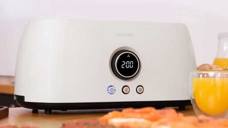 Cecotec ClassicToast 15000 Tostapane a Doppia Fessura Lunga - 1500W - Display Digitale - Fessura Larga - 3 Funzioni - 6 Livelli - Sollevamento Extra - Autocentraggio - Vassoio Raccoglimici - Colore Bianco