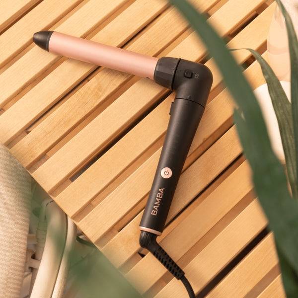 Cecotec SurfCare TwistConic Arricciacapelli 25mm - Gomito 90° - Guanto Termico e Astuccio - Ceramico - Temperatura da 140 a 200°C - Cavo 360° - 2 Clip per Capelli - Colore Nero e Rosa