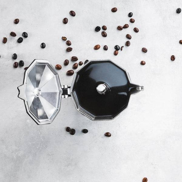 Cecotec Mokclassic 900 Macchinetta Caffè Italiana 9 Tazze - Alluminio Pressofuso - Idonea per Gas, Elettrico e Vetroceramica - Facile da Pulire - Valvola di Sicurezza - Filtro Acciaio Inossidabile - Colore Rosso