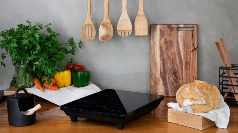 Cecotec Full Crystal Onyx Piastra a Induzione Portatile - 2000W - Temperatura da 60 a 260°C - Vetro Smaltato - Touchscreen - Timer - Diametro fino a 28cm - Regolabile - 35x28x7cm - Colore Nero