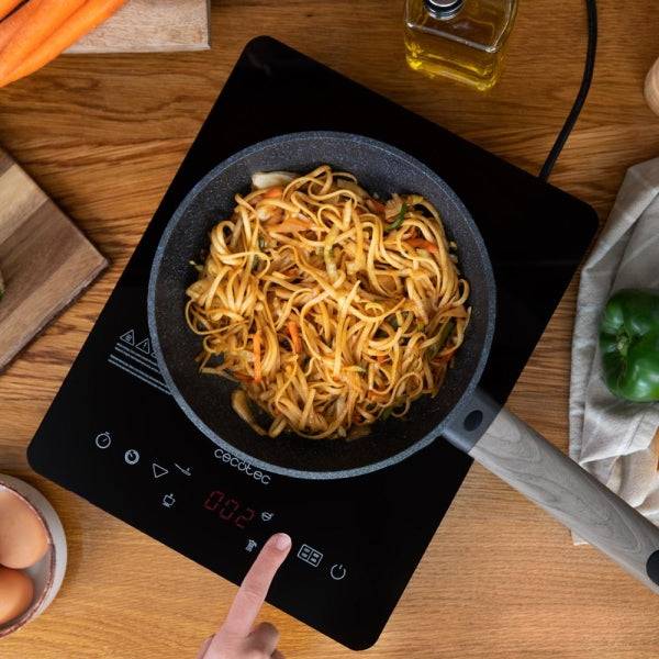 Cecotec Full Crystal Onyx Piastra a Induzione Portatile - 2000W - Vetro Alta Resistenza - Touchscreen - 10 Livelli - Temperatura da 60 a 260°C - Timer - Adatta per Padelle 28cm - Colore Nero