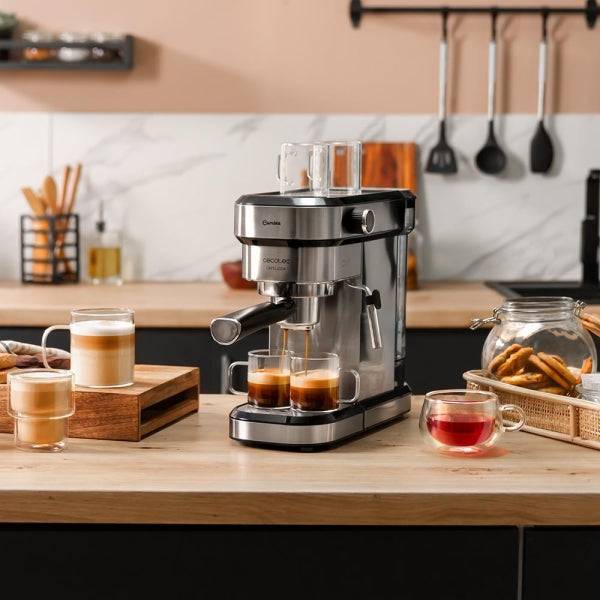 Cecotec Cafelizzia 790 Steel DUO Macchina Caffè Espresso - 1350W - Pressione 20Bar - Doppia Uscita Caffè - Vaporizzatore Orientabile - Serbatoio 1,2L Estraibile - Filtro per Capsule - Acciaio Inossidabile