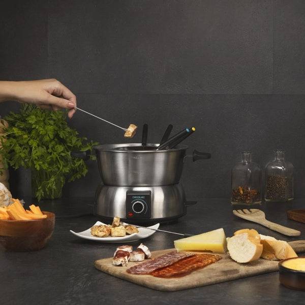 Cecotec Fun GourmetFondue Fonduta Elettrica - Potenza 1000W - Acciaio Inossidabile - Termostato Regolabile - Coperchio Antischizzo - Include 8 Forchette - Adatta alla Lavastoviglie