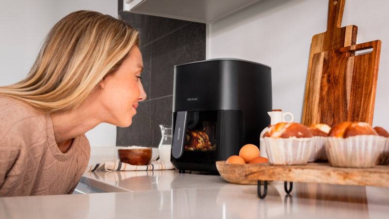 Cecotec Cecofry Fantastik Window 6500 Friggitrice ad Aria - 1700W - Capacità 6,5L - Finestra di Visualizzazione - 9 Menu Preconfigurati - Range 80-200°C - Pannello Tattile Multifunzione - Colore Nero