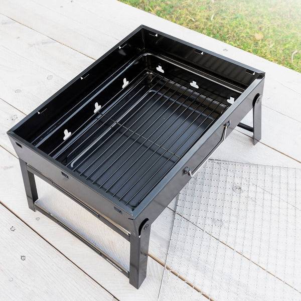Innovagoods BearBQ Barbecue Portatile da Tavolo - Ferro - Pieghevole - Capacità fino a 1.5kg di Carbone - Griglia Estraibile 35X27cm - Pulizia Facile - Compatto - Leggero - 41x28x20cm - Colore Nero
