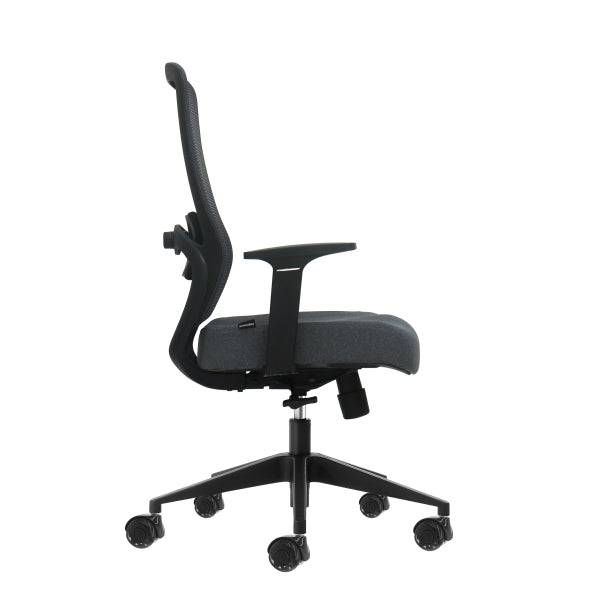 Oqonos Cherg 002 Sedia Ufficio Ergonomica con Supporto Lombare Regolabile in Altezza e Profondità, Schienale Rete Traspirante, Braccioli Fissi, Seduta Ergonomica Sagomata e Ruote Silicone - Grigio con Struttura Nera