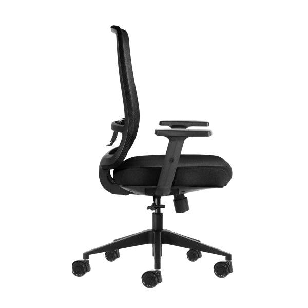 Oqonos Cherg 017 Sedia Ufficio Ergonomica con Tessuto Impermeabile, Meccanismo Autoequilibrante, Supporto Lombare Regolabile, Braccioli Regolabili in Altezza e Ruote Silicone - Nero