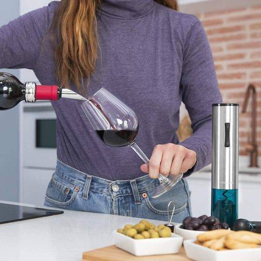 Cecotec InstantCork 1000 Gourmet Cavatappi Elettrico - Apertura in 8 Secondi - Luce LED - Accessori Inclusi - Ago Elicoidale Acciaio - Pile AA Incluse - Corpo Acciaio Inossidabile