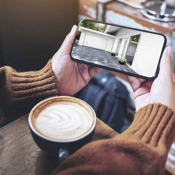 Hama Telecamera di Sorveglianza Esterna con Microfono e Altoparlante - Visione Notturna - Cavo 1.8m - Assistente Vocale - WiFi - 2.4GHz - Full HD - Colore Bianco