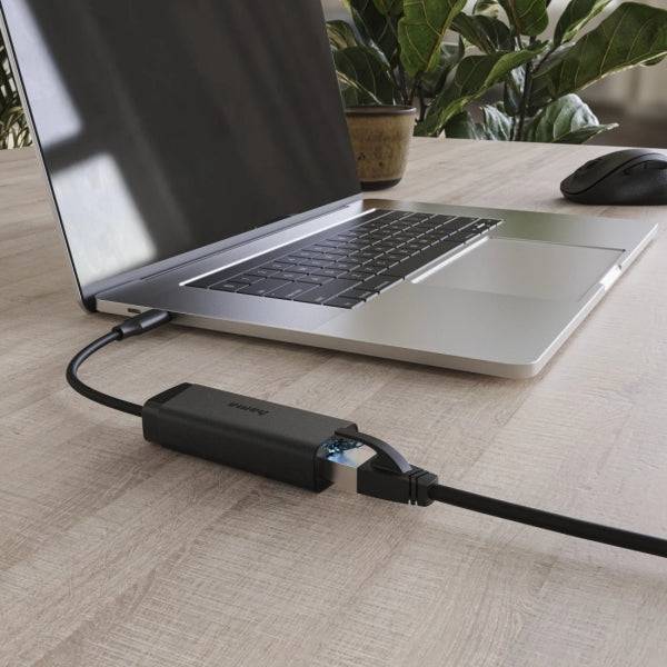 Hama Essential Adattatore di Rete - USB-C Maschio - Ethernet RJ45 Femmina - Velocità fino a 2.5Gbit/s - Colore Nero
