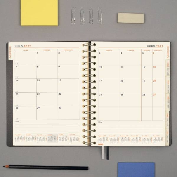 Finocam Tempus Agenda a Spirale - 16 Mesi - Settimanale Verticale - Formato 4º - 155x217mm - Copertine in PP - Carta Crema 80g/m2 - Elastico - Adesivi Tematici - Colore Nero