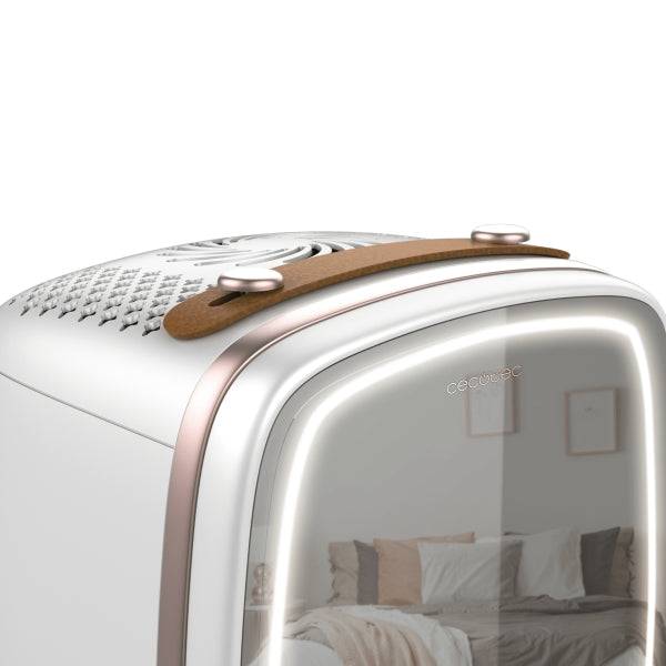 Cecotec CoolingBeauty 6000 Mirror Frigorifero Cosmetici con Specchio - 6L - Luce LED 3 Intensità - Silenzioso - Raffreddamento fino a 10ºC - Maniglia Superiore - Bianco e Rosa