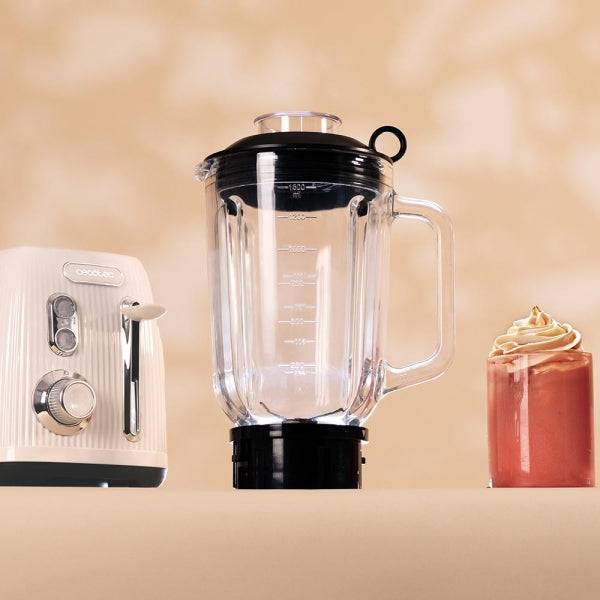 Cecotec Power Black Titanium RetroBeige Frullatore da Tavolo - 1200W - Caraffa 1.5L - Funzione Pulse - 4 Lame Rivestite in Titanio - Velocità Regolabile - Colore Beige