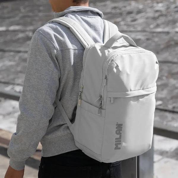 Milan Shadow Zaino 25L - 2 Tasche Anteriori, 2 Tasche Laterali, Scomparto Imbottito per Laptop fino a 16" - Maniglie Regolabili e Imbottite - Colore Grigio