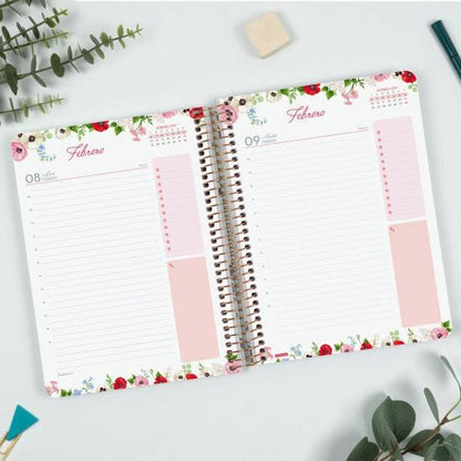 Finocam Cloe Agenda - Annuale 2027 - 1 Giorno per Pagina - Formato E10 - 155x212mm - Spirale - Copertina Rigida in Cartone Rivestito - Angoli Microforati - Carta da 80g/m2