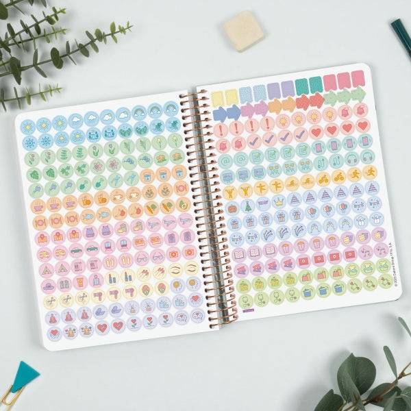 Finocam Cloe Agenda - Annuale 2027 - 1 Giorno per Pagina - Formato E10 - 155x212mm - Spirale - Copertina Rigida in Cartone Rivestito - Angoli Microforati - Carta da 80g/m2