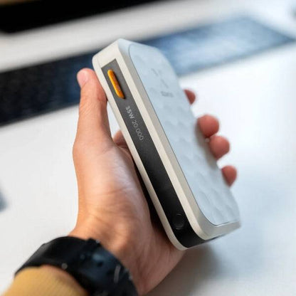 Xtorm FS5200 Powerbank 20.000 mAh 35W - 2x USB-C, 1x USB A - QC 3.0 - Compatto ed Elegante - Colore Bianco