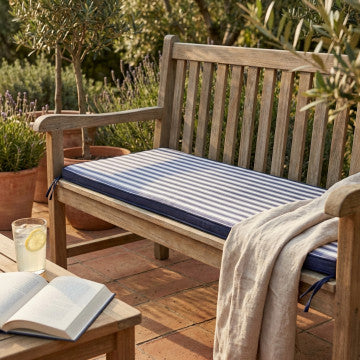 Cuscino sfoderabile in poliestere idrorepellente 110x45 cm