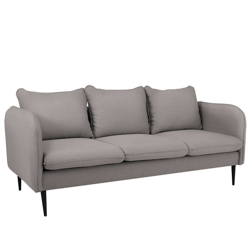 Divano 3 posti in tessuto grigio chiaro con schienali e sedute imbottite, gambe nere sottili, stile moderno ed elegante.