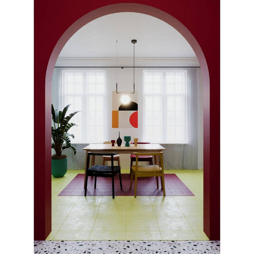 Sedia Kubrik nero in ambiente living con arredi colorati, design contemporaneo, seduta imbottita, perfetta per sala da pranzo, SKU: CH002KUB-ET10002