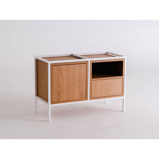 Credenza con ante in legno naturale e struttura bianca, design versatile e resistente, perfetta per arredi di stile moderno, SKU: TD010SKAP2R1-MIX-9003