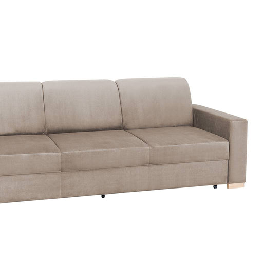 Dettaglio del rivestimento in tessuto beige chiaro del divano letto, con superficie liscia e tessitura fine, perfetto per ambienti moderni e accoglienti