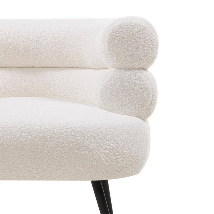 Poltrona MAGNIFIQUE avorio, forme arrotondate, gambe nere