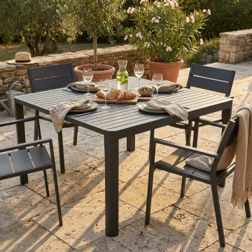 Tavolo allungabile in alluminio verniciato 100/150 x 150 cm