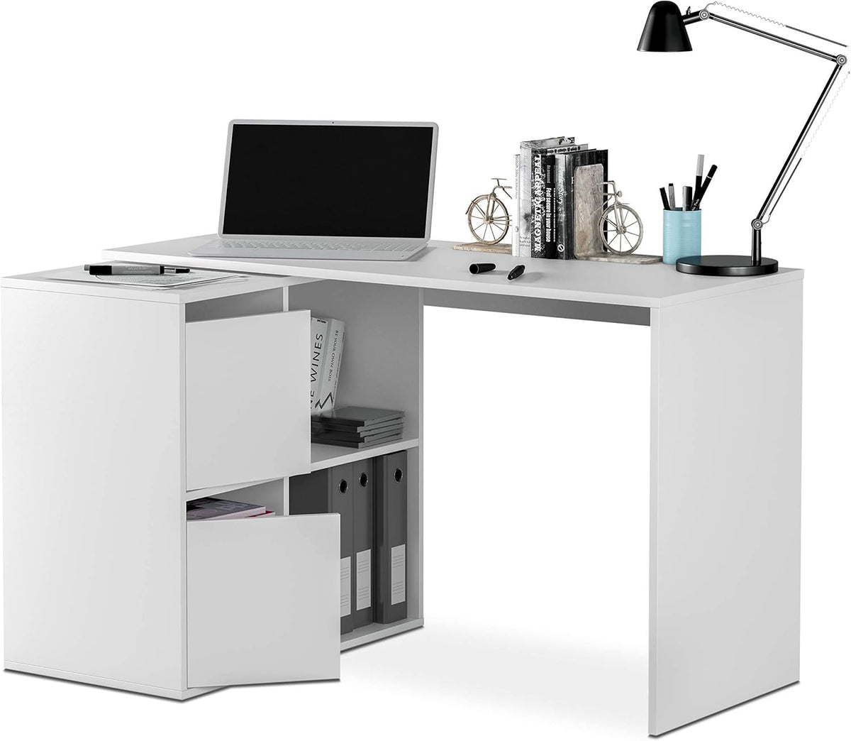 Scrittoio pluriposizione bianco opaco con vani portaoggetti e chiusura assistita, ideale per ufficio o casa. Dimensioni 120x49x78 cm, con laptop e accessori.
