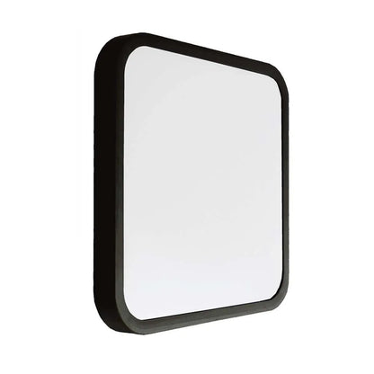 Illuminazione a soffitto con plafoniera LED quadrata nera installata in soggiorno, luce bianca calda e design minimalista