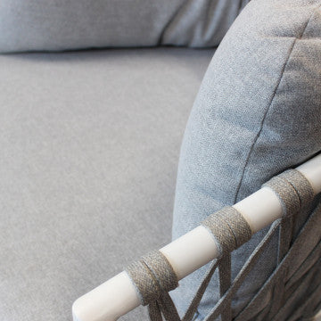 Salotto componibile con struttura alluminio, rivestimento corda PVC e cuscini