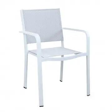 Poltrona impilabile Zante in alluminio bianco con seduta e schienale in textilene, perfetta per ambienti esterni.