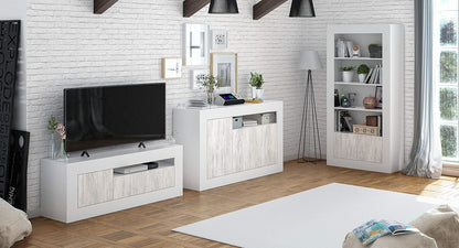 Mobile TV bianco Baltik in un salotto moderno, abbinato ad altri mobili coordinati in stile contemporaneo.