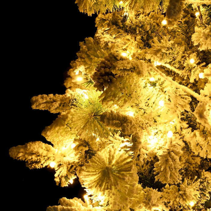 Albero di Natale Innevato Preilluminato Pigne in PVC e PE