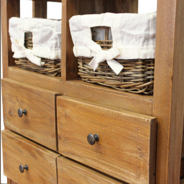 Mobiletto in rattan e legno riciclato con struttura robusta, peso 17 kg