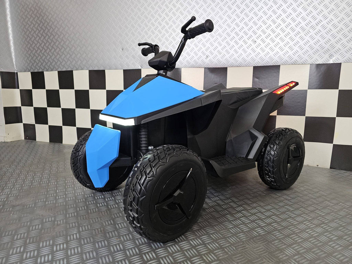 Vista frontale del quad elettrico per bambini blu con fari LED anteriori, pneumatici grandi e dettagli di design aerodinamico
