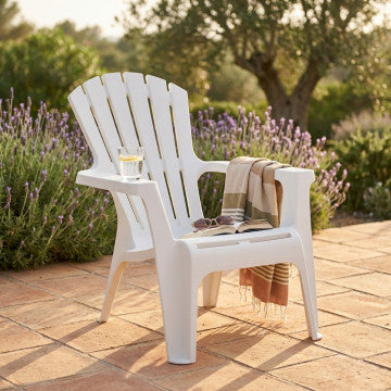 Poltrona resort impilabile in polipropilene, dimensioni 73x80x88 cm